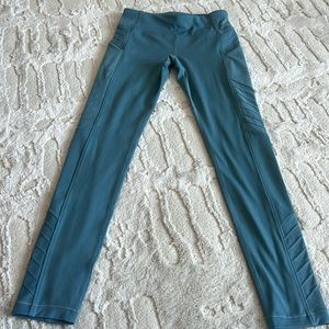 Athleta Girl Legging, medium 8/10